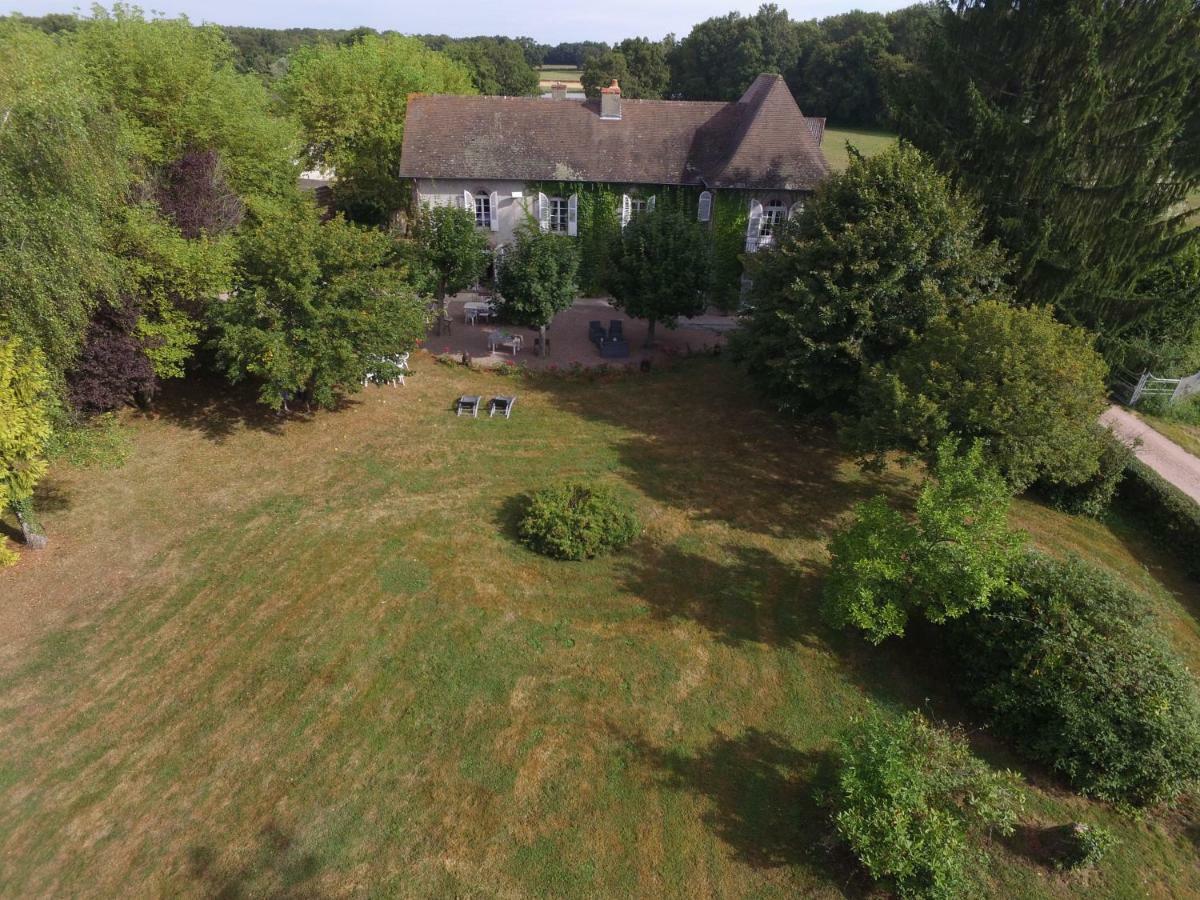 Le Domaine Du Mijarnier Bed and Breakfast Montbeugny Esterno foto